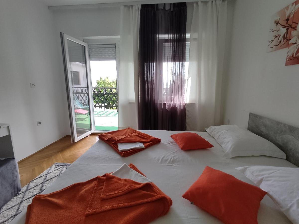 Apartment Teresa With Big Terrace Dramalj Цриквеница Экстерьер фото