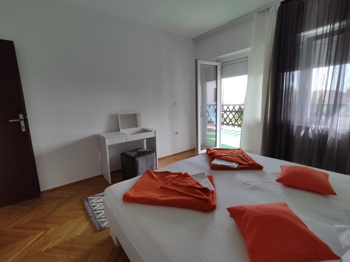 Apartment Teresa With Big Terrace Dramalj Цриквеница Экстерьер фото