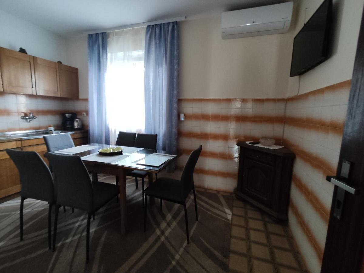 Apartment Teresa With Big Terrace Dramalj Цриквеница Экстерьер фото